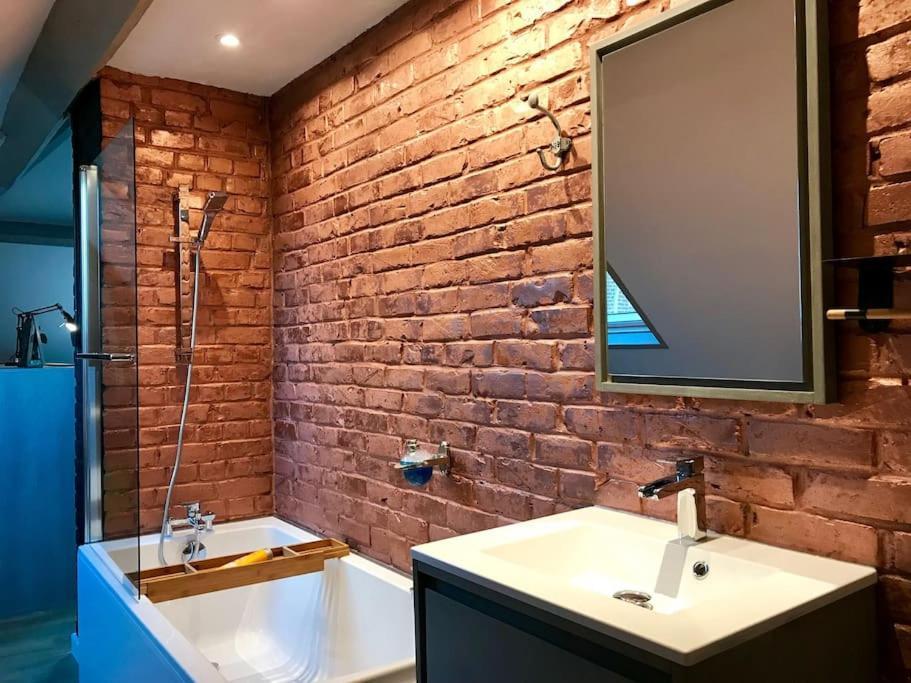 Atypique Style Loft Apartment Phalempin Exterior foto